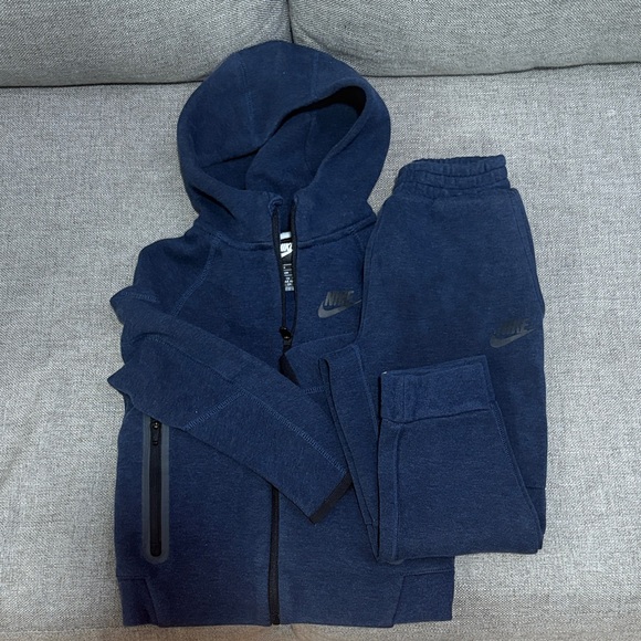 Kids Nike Tech in Navy Blue